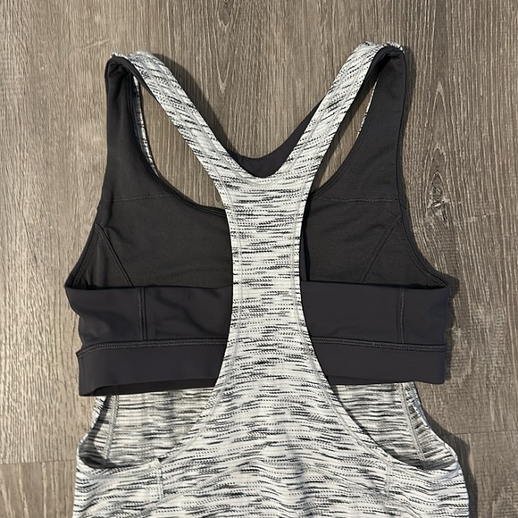 Lululemon Women’s Sz 4 On‎ Track Athletic Workout Racer Back Sleeveless Tank Top - Picture 7 of 9